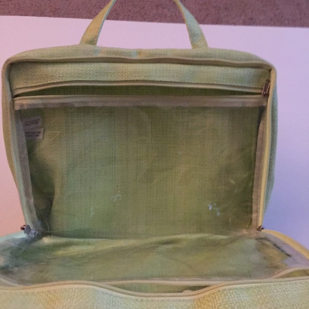 ⭐️Makeup/Travel bag!⭐️ - Picture 4 of 4